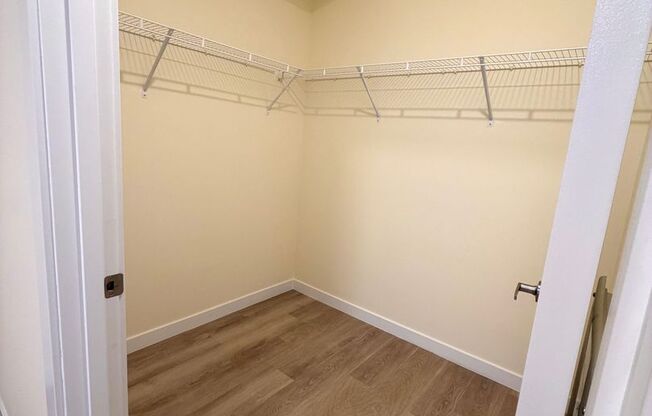 1 bed, 1 bath, 800 sqft, $1,600, Unit E110