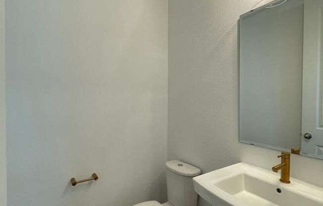 3 beds, 3.5 baths, $3,050