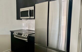 2 beds, 1 bath, 837 sqft, $2,000, Unit 301