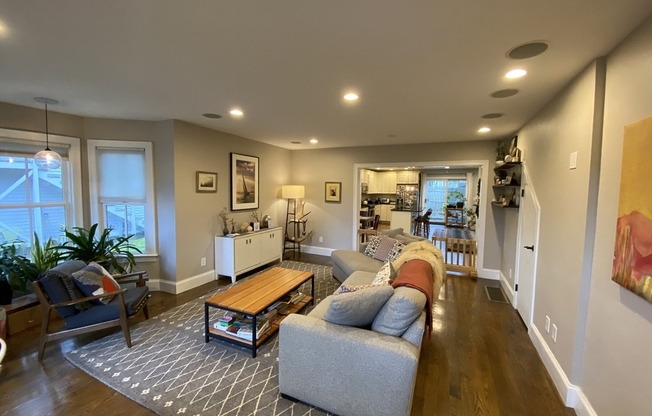 15 OAKDALE ST