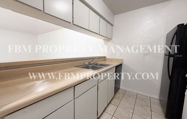 2 beds, 1 bath, 801 sqft, $1,125, Unit 221
