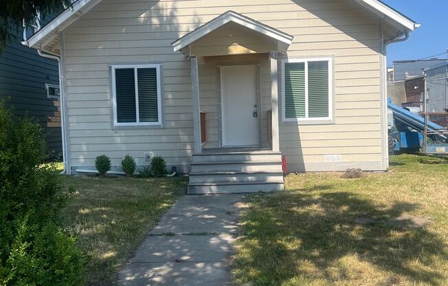 Beautifully Remodeled 3 Bedroom Home in Downtown Ferndale!