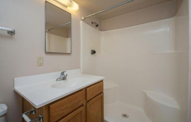 2 beds, 2 baths, $1,650, Unit Unit 107