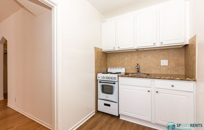 Studio, 1 bath, $2,650, Unit 1685 Chestnut St. #301
