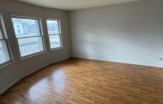 3 beds, 1 bath, $850