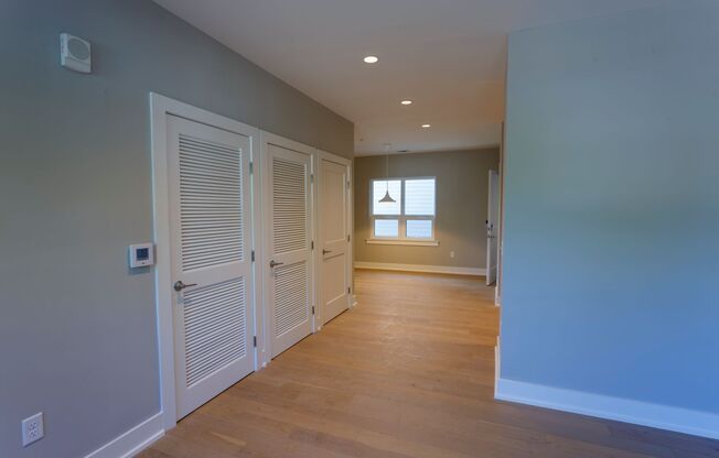 2 beds, 2 baths, 949 sqft, $2,600, Unit #301