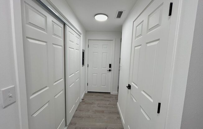2 beds, 2 baths, 940 sqft, $1,515, Unit 18-34