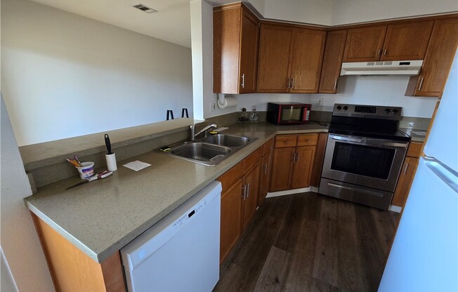 2 beds, 1.5 baths, 839 sqft, $2,000, Unit 120