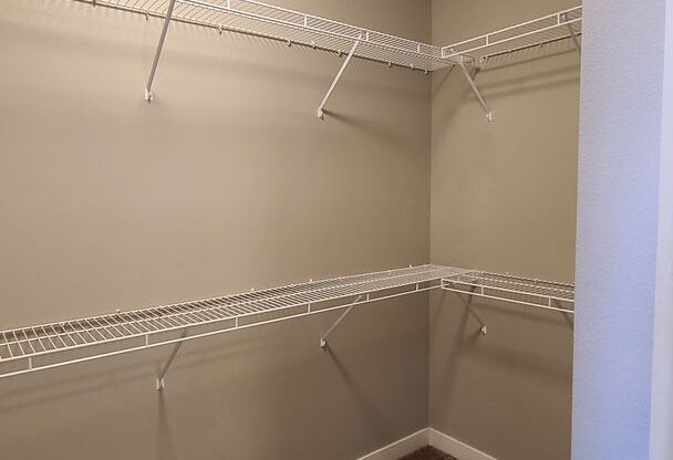 2 beds, 2 baths, $1,725, Unit 203
