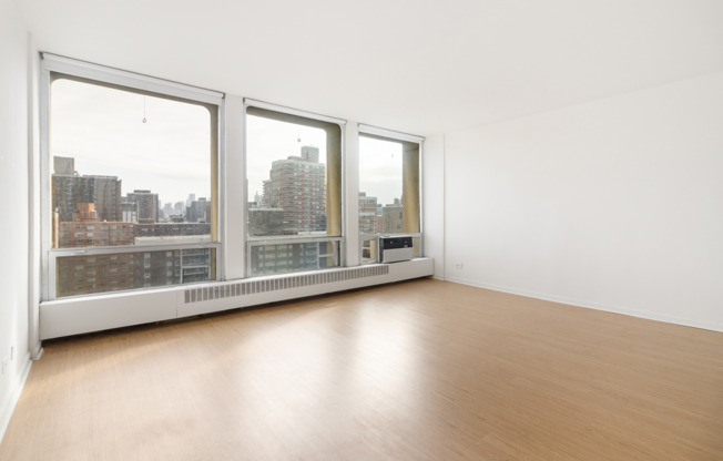 Studio, 1 bath, $3,400, Unit 14F