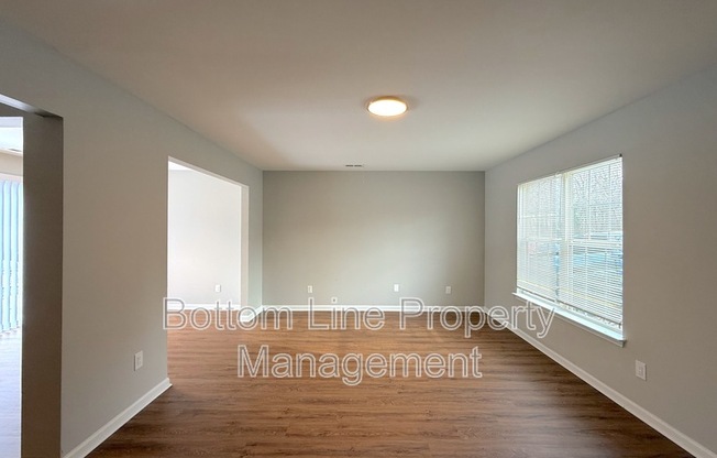 7119 HENDERSON VLY LN