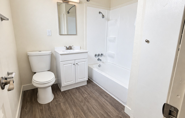 1 bed, 1 bath, 700 sqft, $2,280