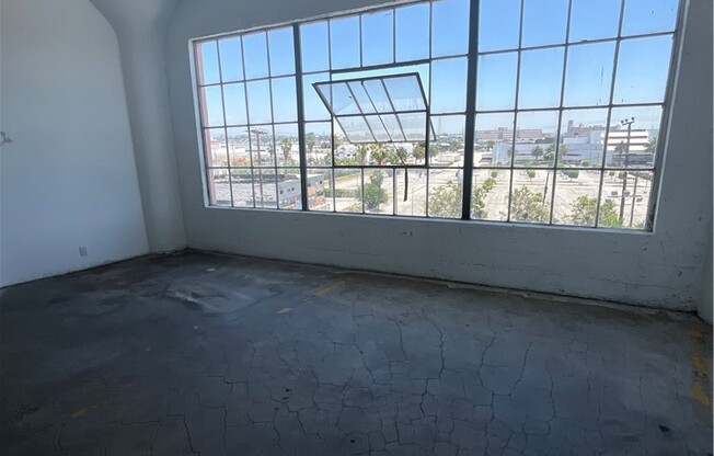 Studio, 1,200 sqft, $1,800, Unit 521