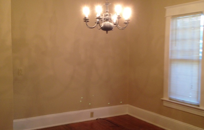 2BD/2BTH Home Available with Off Street Parking