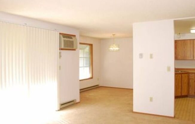 2 beds, 1 bath, 900 sqft, $1,150, Unit 102
