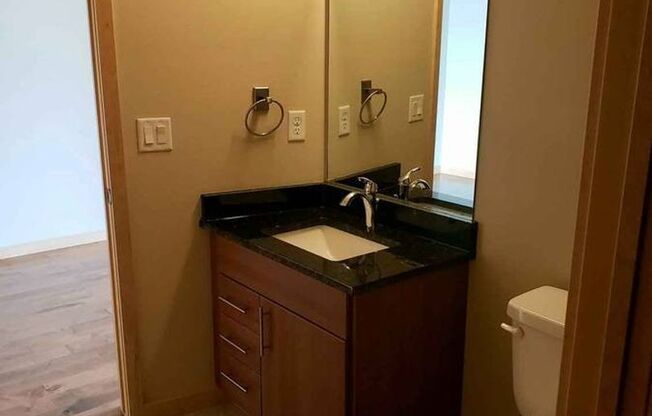 1 bed, 1.5 baths, 1,022 sqft, $1,900, Unit 102