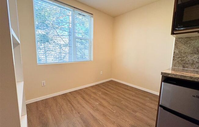 Studio, 1 bath, 154 sqft, $1,175, Unit 255