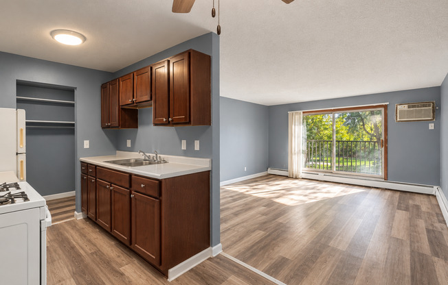 5301 - 5305 Russell -Sommerset Place