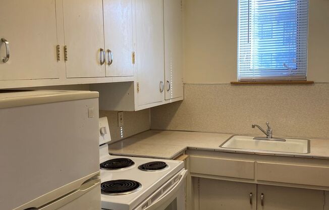 2 beds, 1 bath, 900 sqft, $1,195, Unit 1