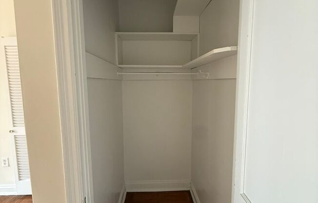 Studio, 1 bath, 413 sqft, $1,325, Unit Royal York 508