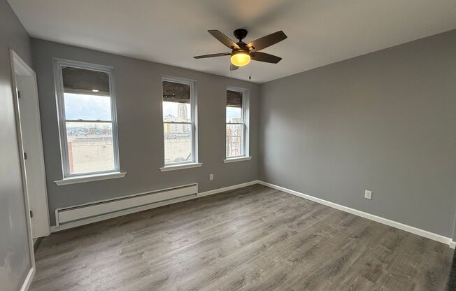 Studio, 1 bath, $895, Unit 8