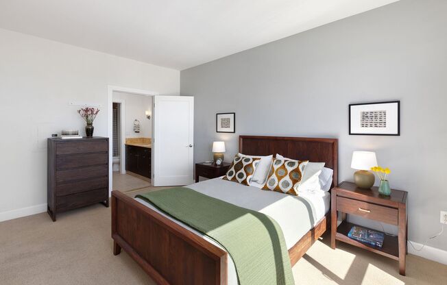 2 beds, 2 baths, $2,995, Unit #513