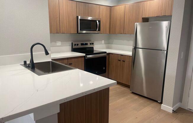 1 bed, 1 bath, 726 sqft, $2,805, Unit F-136