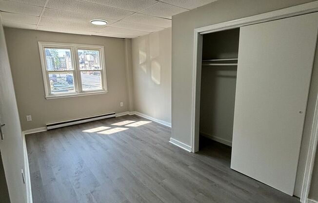 1 bed, 1 bath, $1,200