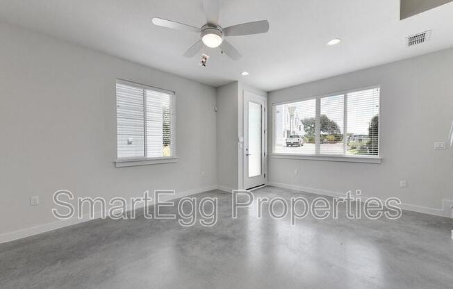 801 N BLF DR