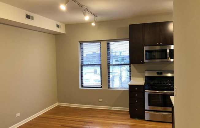 2 beds, 1 bath, $1,700