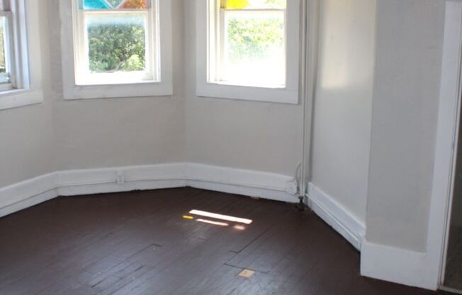 1221 Laurel Avenue House