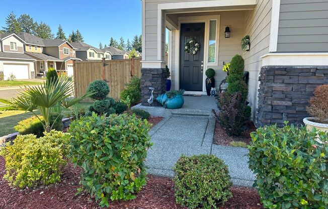 Pristine 4 bedroom home in Summerwood Park Puyallup