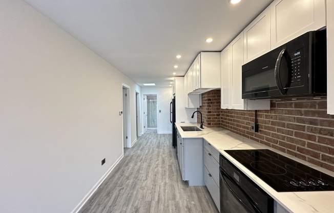 5947 MONTROSE