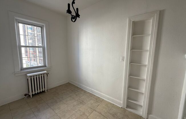 Studio, 1 bath, 308 sqft, $1,175, Unit Bayard Manor 207