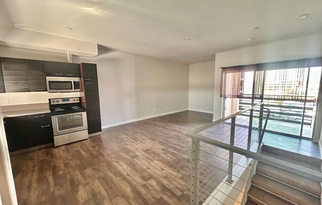 2 beds, 1 bath, 836 sqft, $2,795, Unit Habitat