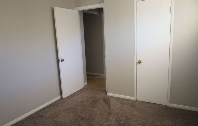 3 beds, 2 baths, $1,650