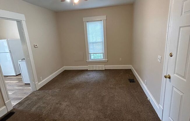 1 bed, 1 bath, 950 sqft, $775, Unit Back