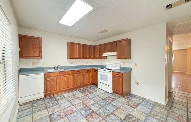 Single Family Home in Medical Center