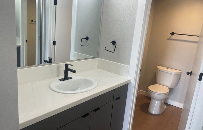 2 beds, 2 baths, 960 sqft, $3,420, Unit B-319