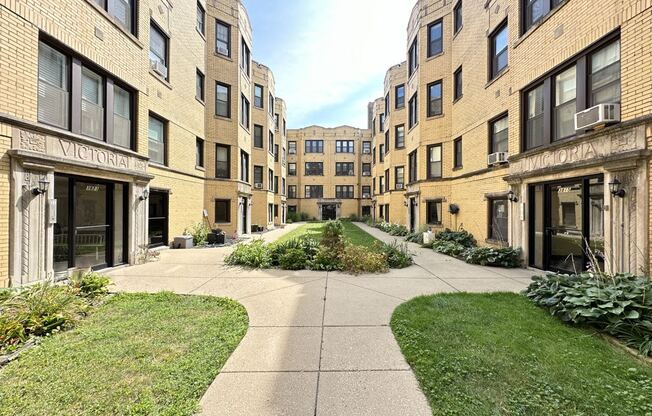 3815 5 N GREENVIEW