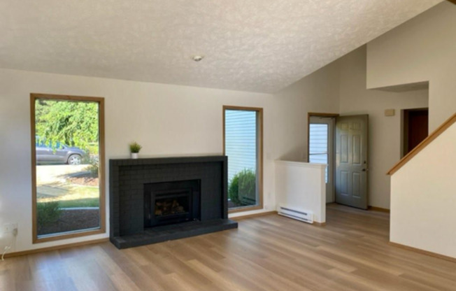 189 Crestline Duplex