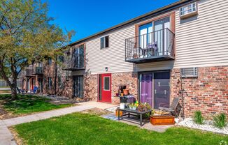 2 beds, 1 bath, 775 sqft, $1,079.99, Unit 1363-03