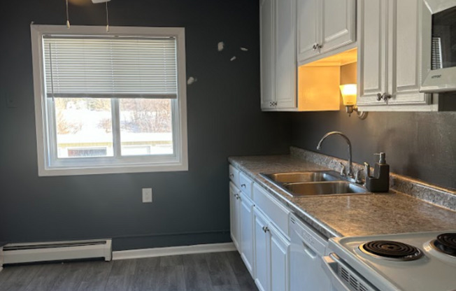 2 beds, 1 bath, 750 sqft, $1,349, Unit 1624-12