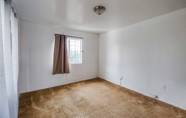 1 bed, 300 sqft, $1,100, Unit A