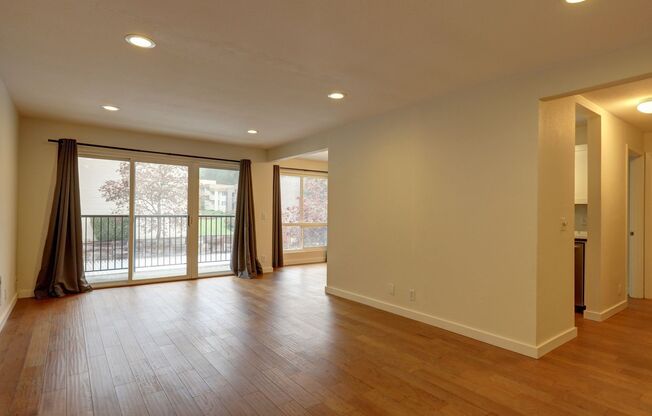 Prime Bellevue Location | 2 Bed Condo + Garage + Pool