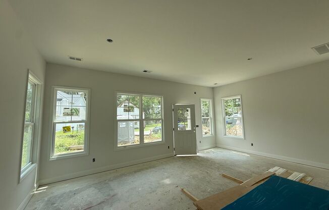 Modern New Build Minutes from Downtown Charleston!