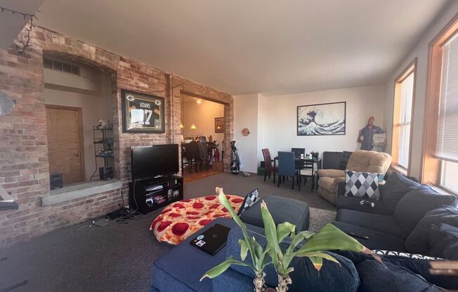 624 E. Ogden Ave