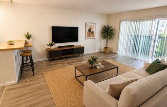 11030 Moorpark St 26