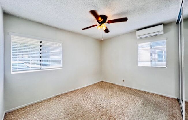 2 beds, 1 bath, $3,000, Unit 4159 183nd street