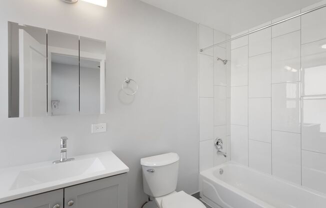 Studio, 1 bath, 412 sqft, $1,550, Unit 305
